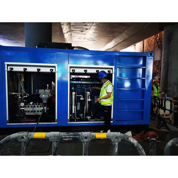 深圳隧道混凝土破碎現場