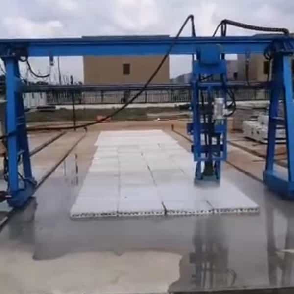 湖南長沙鋁模板自動清洗系統調試完畢